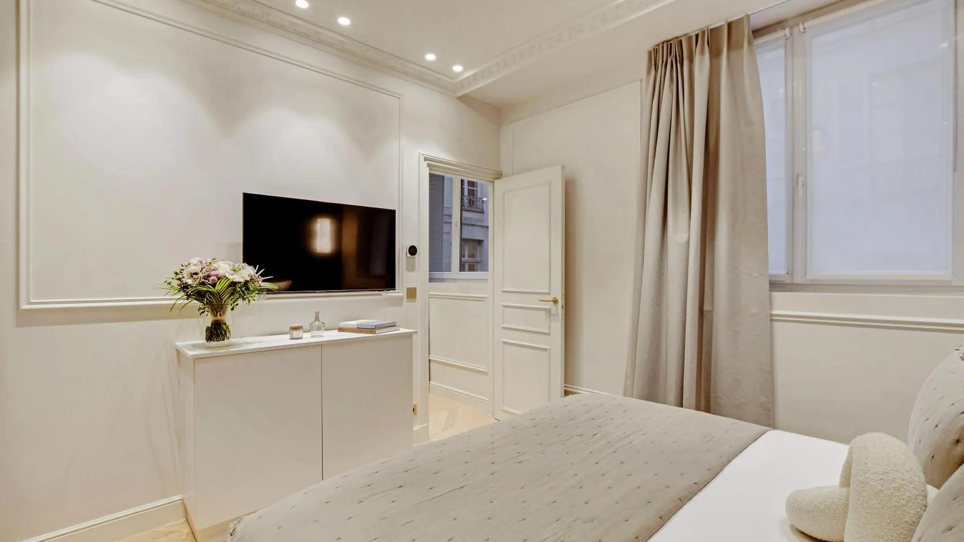 Maison Galante'S Apartments With Services In Louvre - Rue Des Dechargeurs Paris 0*,  France