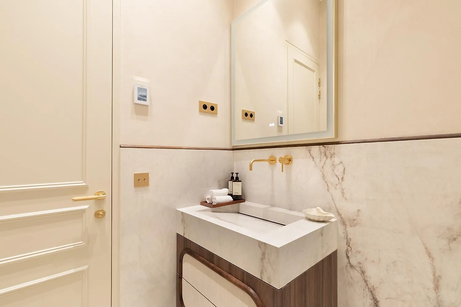 Maison Galante'S Apartments With Services In Louvre - Rue Des Dechargeurs Paris 0*,  France
